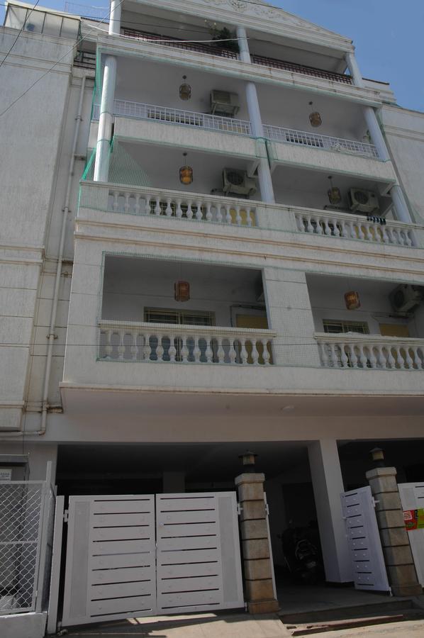 White Bricks Inn 班加罗尔 外观 照片